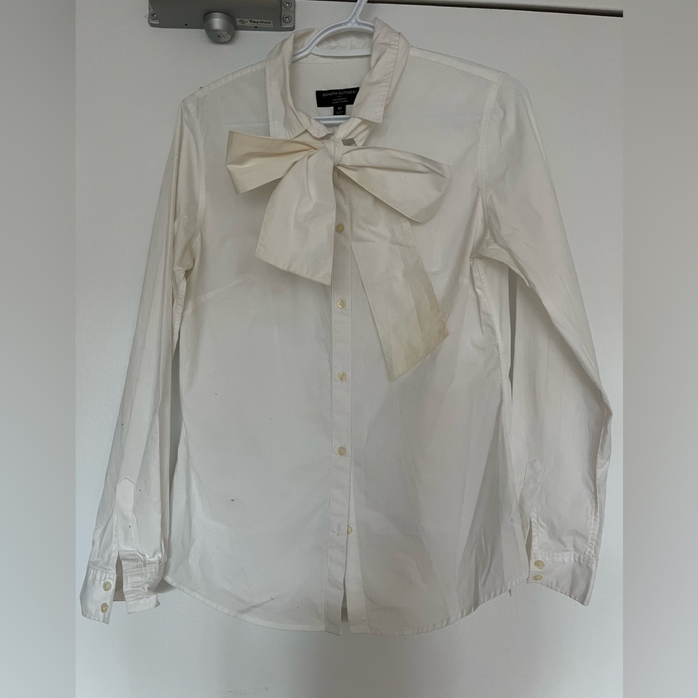 Banana Republic White Button-Up Shirt with Removable Bow